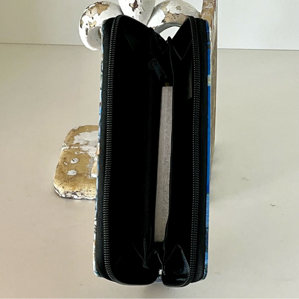 NWT Vincent van Gough’s “Cafe Terrace at Night” Zip Wristlet Wallet Pristine - Picture 4 of 6